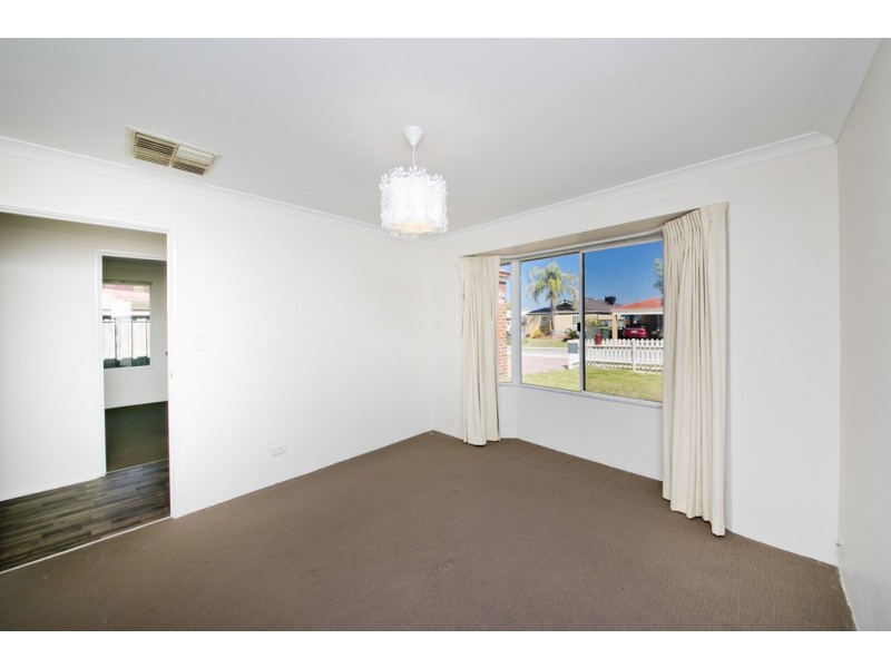6 Angophora Ave, Ellenbrook WA 6069