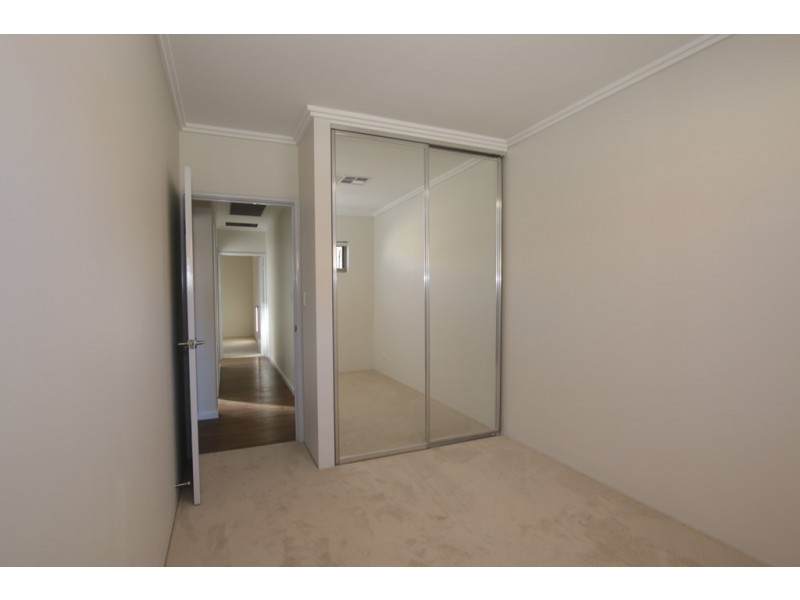 30 Sproxton Way, Embleton WA 6062