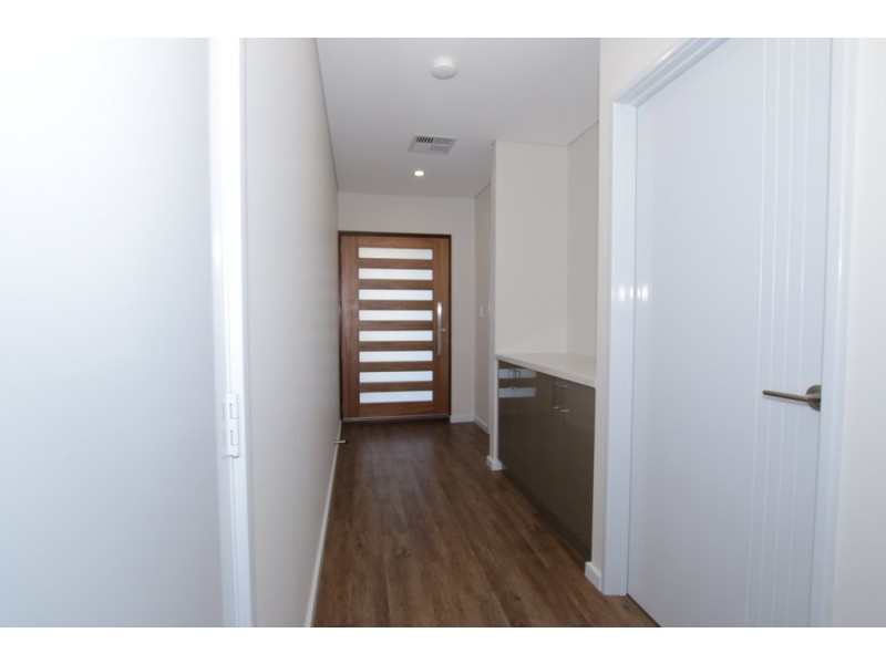 30 Sproxton Way, Embleton WA 6062