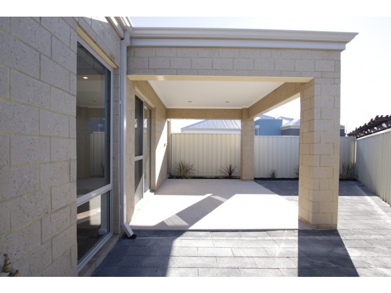 30 Sproxton Way, Embleton WA 6062