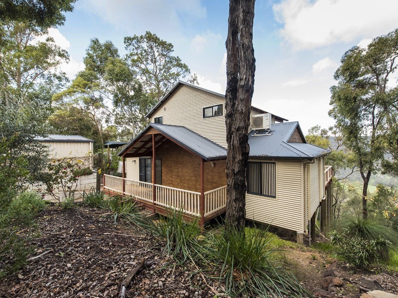 23 Contour Road, Roleystone WA 6111