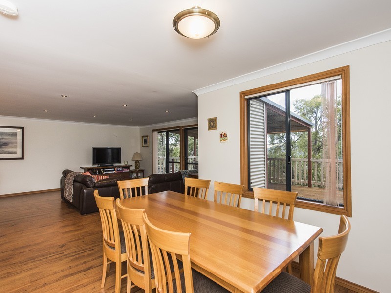 23 Contour Road, Roleystone WA 6111