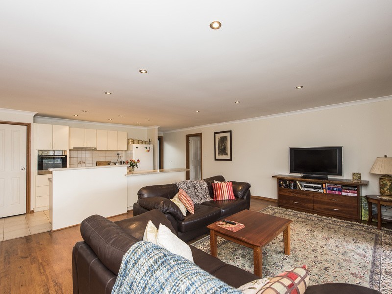 23 Contour Road, Roleystone WA 6111