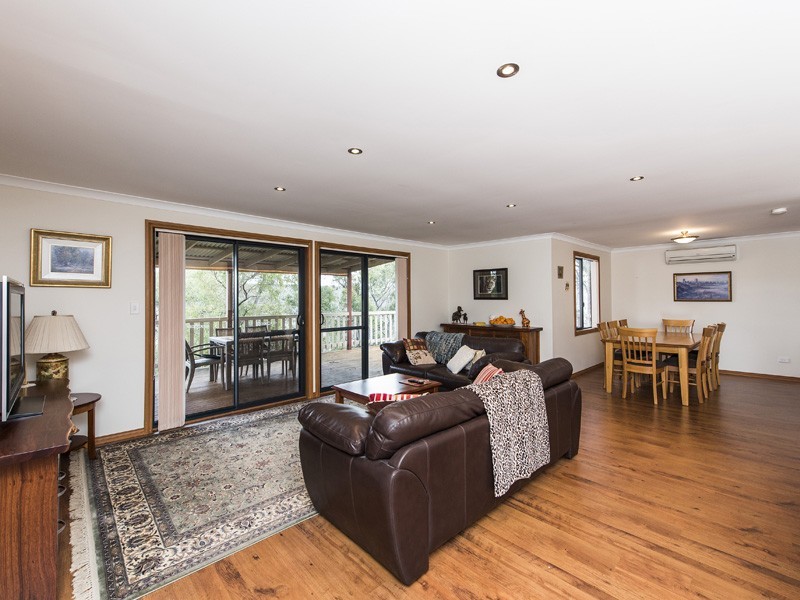 23 Contour Road, Roleystone WA 6111