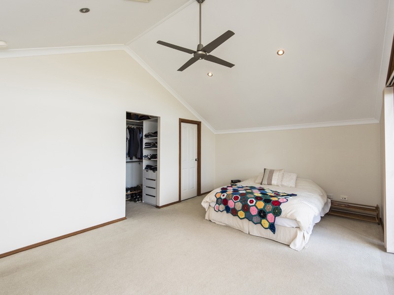 23 Contour Road, Roleystone WA 6111