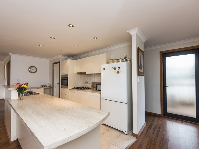 23 Contour Road, Roleystone WA 6111