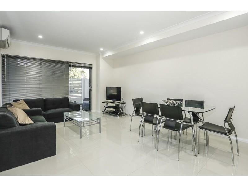 2/2 Vermont Street, Nollamara WA 6061