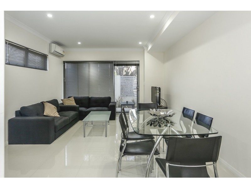 2/2 Vermont Street, Nollamara WA 6061