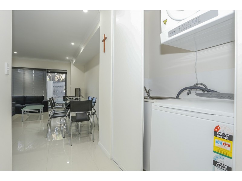 2/2 Vermont Street, Nollamara WA 6061