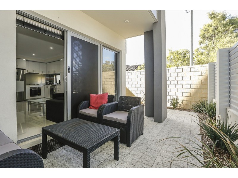 2/2 Vermont Street, Nollamara WA 6061