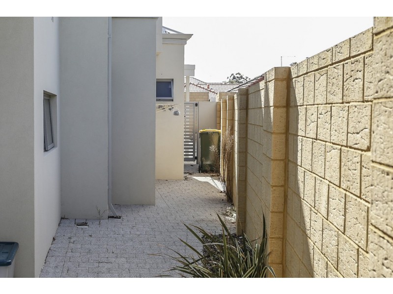 2/2 Vermont Street, Nollamara WA 6061