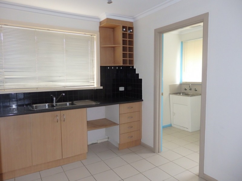 1/61 King George Parade, Dandenong VIC 3175