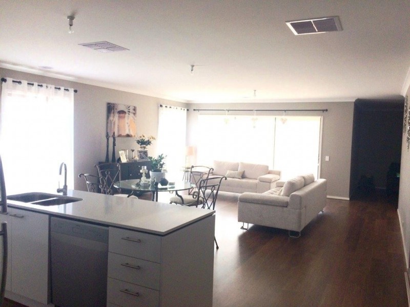 37 Macumba Drive, Clyde North VIC 3978