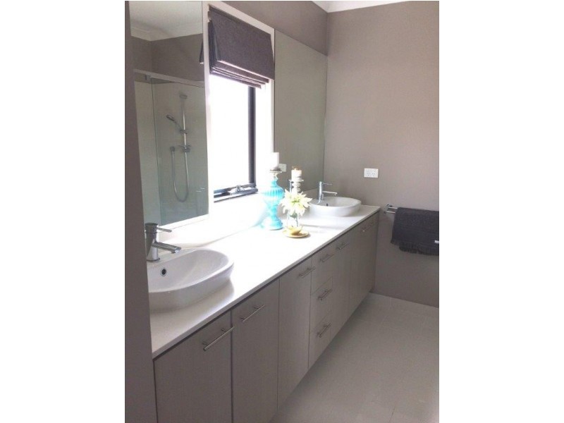 37 Macumba Drive, Clyde North VIC 3978