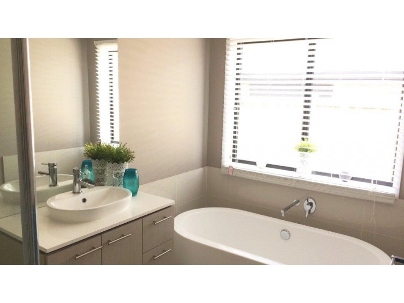 37 Macumba Drive, Clyde North VIC 3978