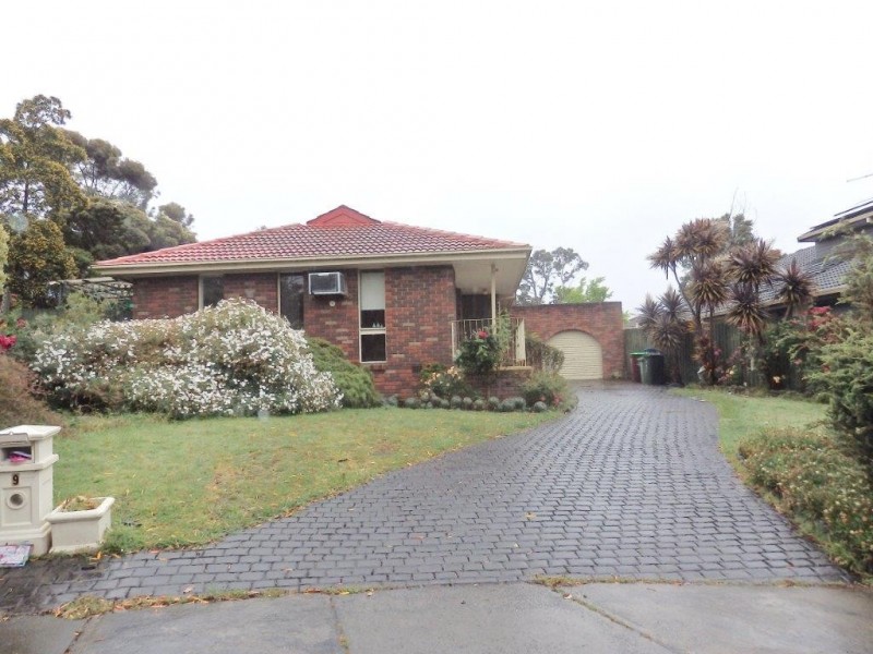 9 SURREY CLOSE, Hallam VIC 3803