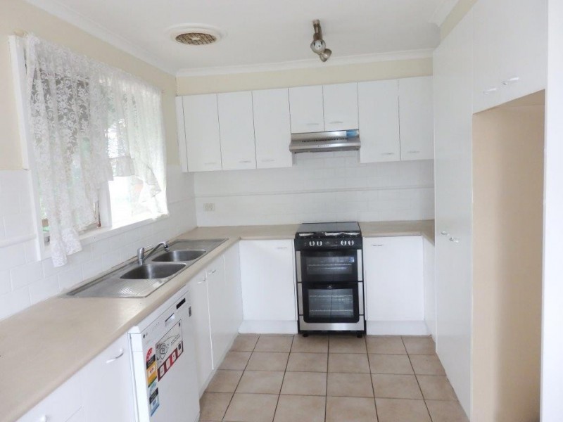 9 SURREY CLOSE, Hallam VIC 3803