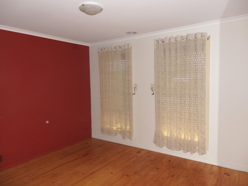 100 FRAWLEY ROAD, Hallam VIC 3803