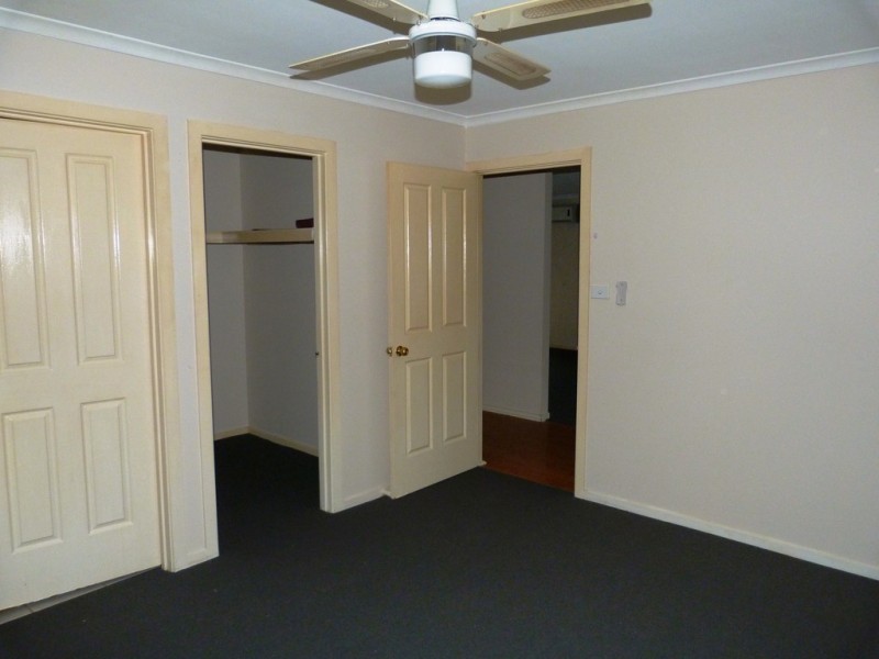 3 GREENMANTLE CLOSE, Cranbourne West VIC 3977