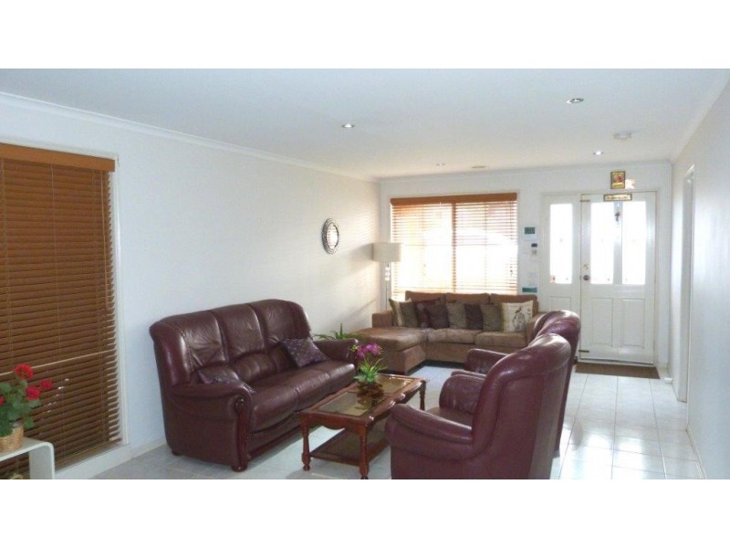 23 BELLA CRESCENT, Hallam VIC 3803