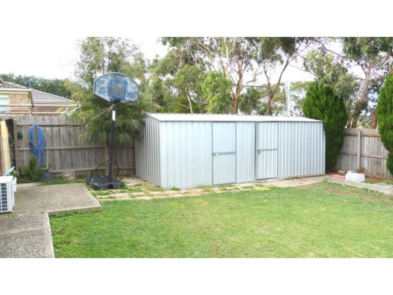 23 BELLA CRESCENT, Hallam VIC 3803