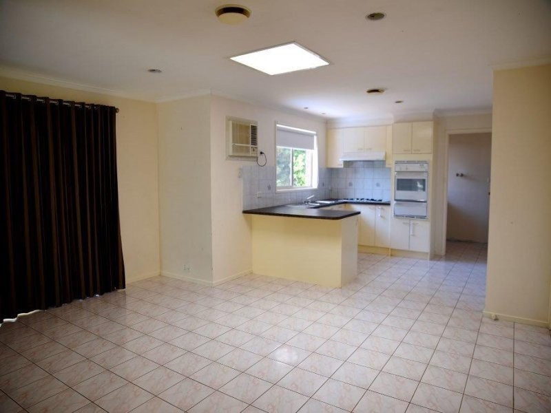 79 NETTLE DRIVE, Hallam VIC 3803