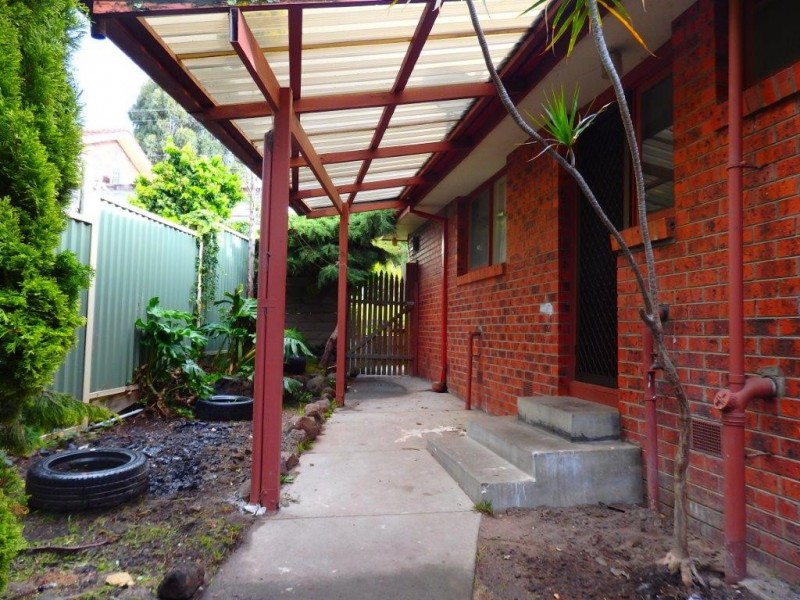 8 DONELLY, Hallam VIC 3803