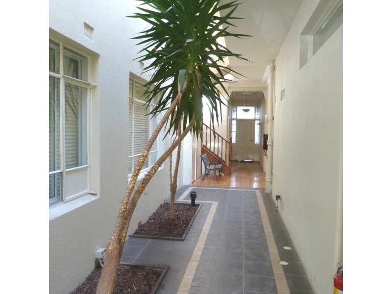 6/40 CHARNWOOD ROAD, St Kilda VIC 3182