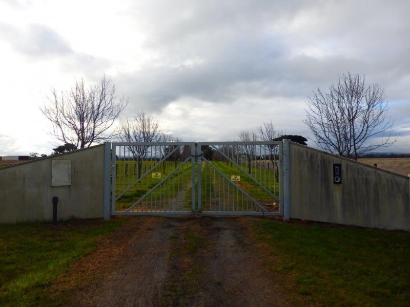 90 BOULD ROAD, Cardinia VIC 3978