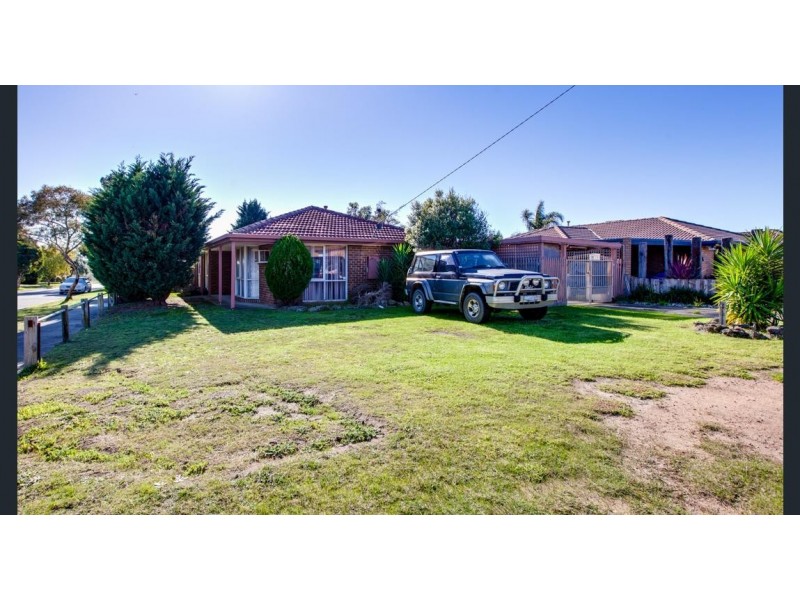 1 JASPER COURT, Hampton Park VIC 3976