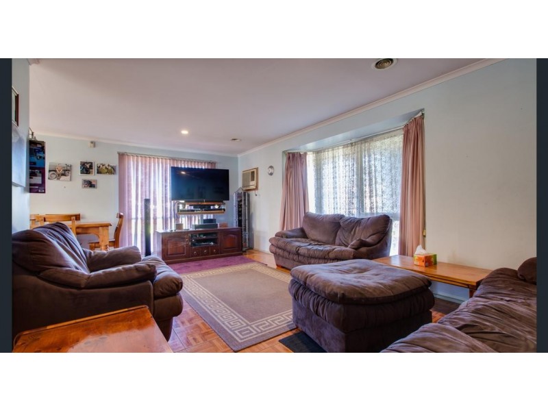 1 JASPER COURT, Hampton Park VIC 3976