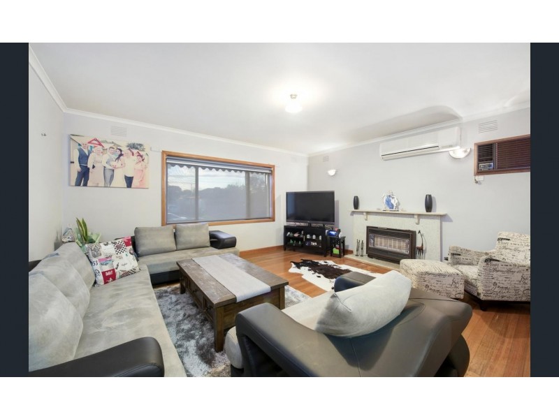 11 LEESIDE STREET, Dandenong North VIC 3175