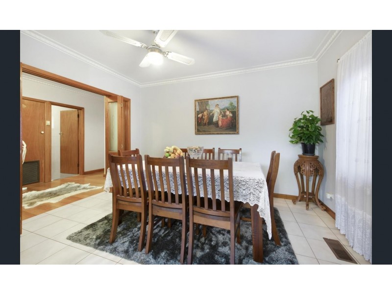 11 LEESIDE STREET, Dandenong North VIC 3175