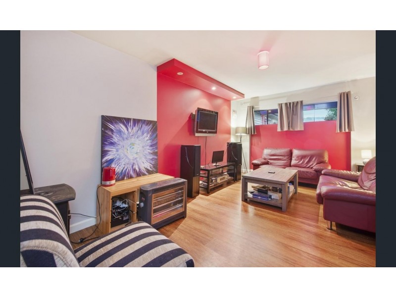 11 LEESIDE STREET, Dandenong North VIC 3175