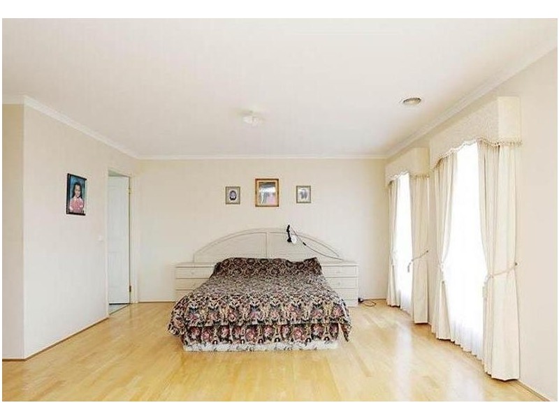 32 DURACK AVENUE, Lynbrook VIC 3975