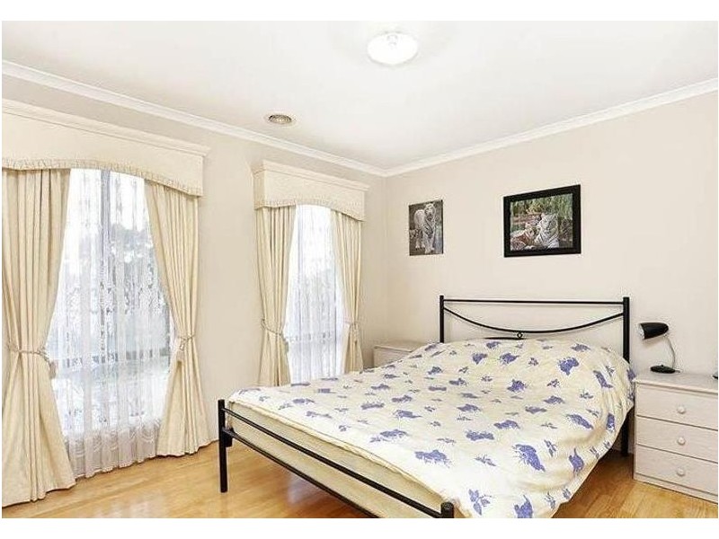 32 DURACK AVENUE, Lynbrook VIC 3975