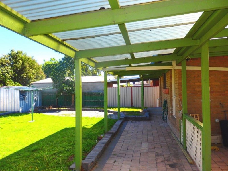 9 SAPPHIRE DRIVE, Hampton Park VIC 3976