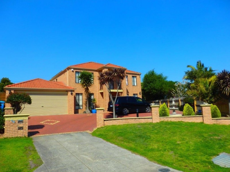 15 CILENTO CRESCENT, Lynbrook VIC 3975
