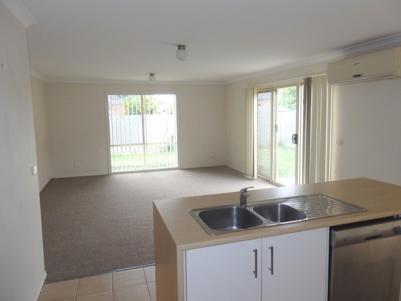 6 ORION AVENUE, Cranbourne VIC 3977