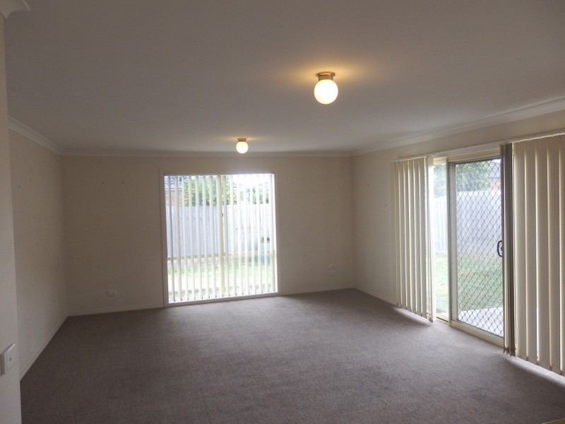 6 ORION AVENUE, Cranbourne VIC 3977