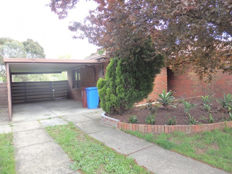 11 Manning Close, Hampton Park VIC 3976