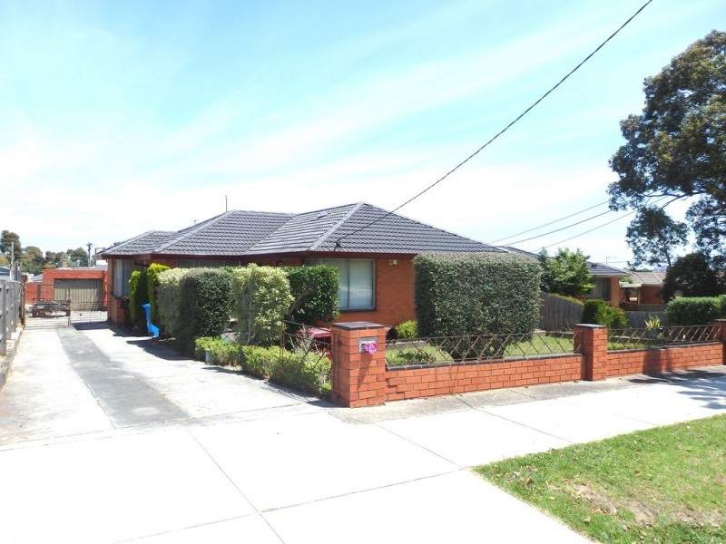 11 ALBERT ROAD, Hallam VIC 3803