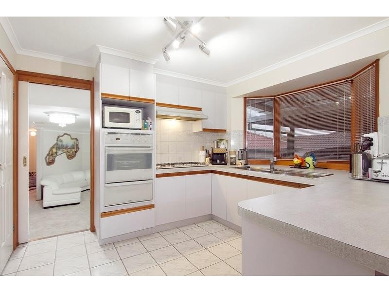 17 Warana Drive, Hampton Park VIC 3976