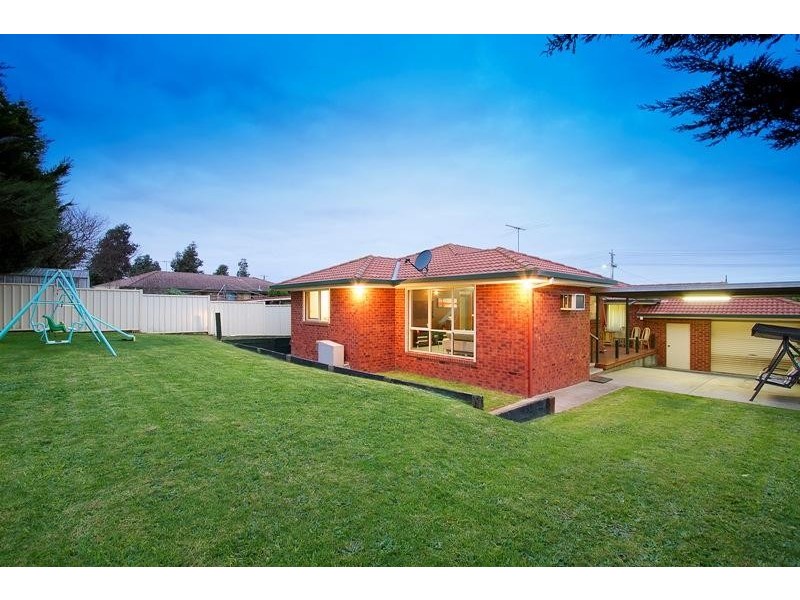 17 Warana Drive, Hampton Park VIC 3976