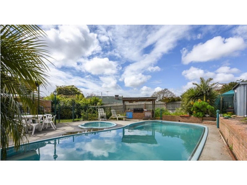 66 KAYS AVENUE, Hallam VIC 3803