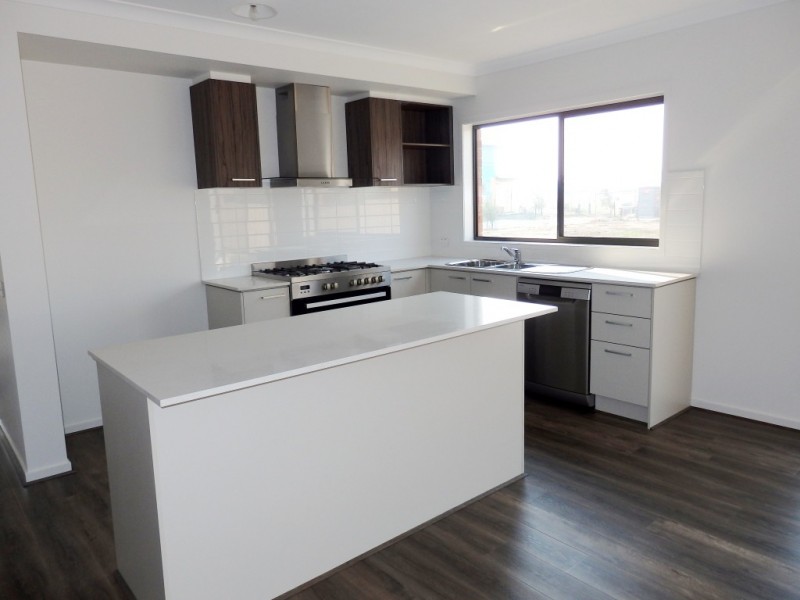 22 SWALLOWTAIL AVENUE, Clyde North VIC 3978