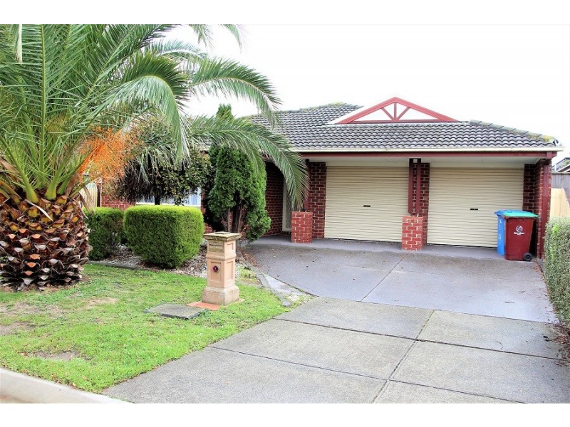 24 BOUNTY WAY, Berwick VIC 3806