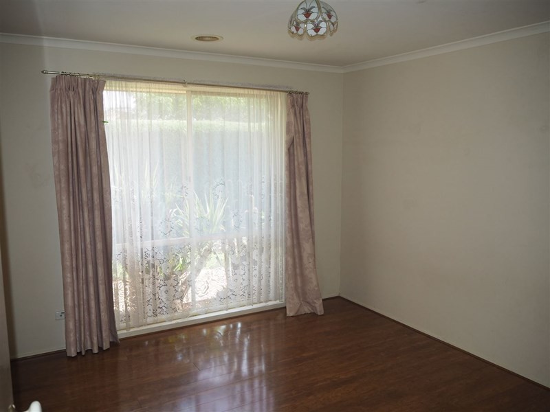 24 BOUNTY WAY, Berwick VIC 3806