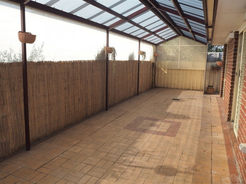 24 BOUNTY WAY, Berwick VIC 3806