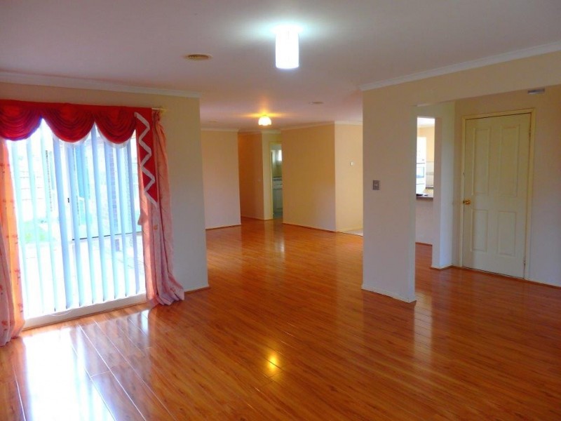 3 DONEGAL WAY, Hampton Park VIC 3976